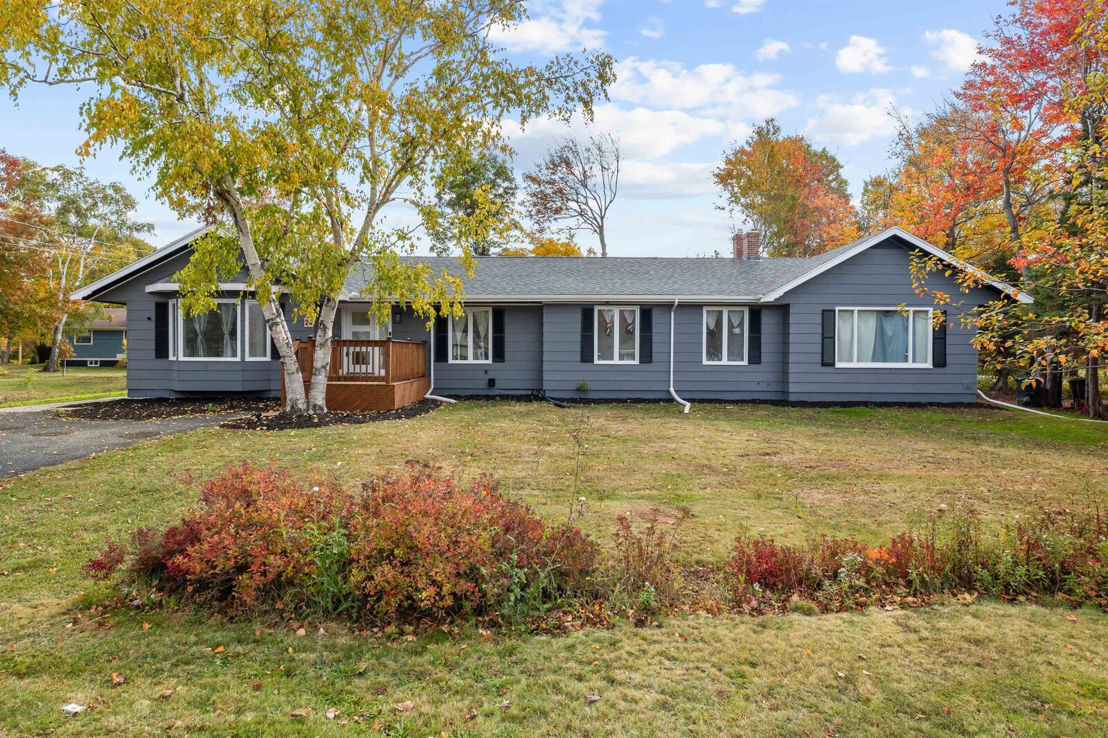 Property Photo:  24 Oak Drive  PE C1A 6T5 