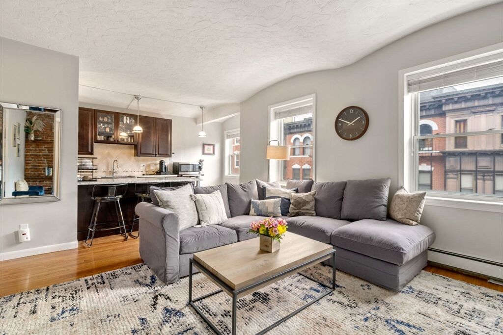 Property Photo:  9-15 Battery St 7  MA 02109 
