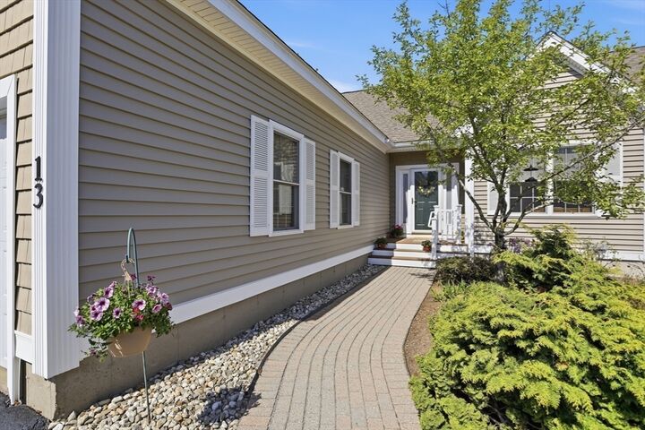 Property Photo:  13 Stone Ridge Rd 13  MA 01886 