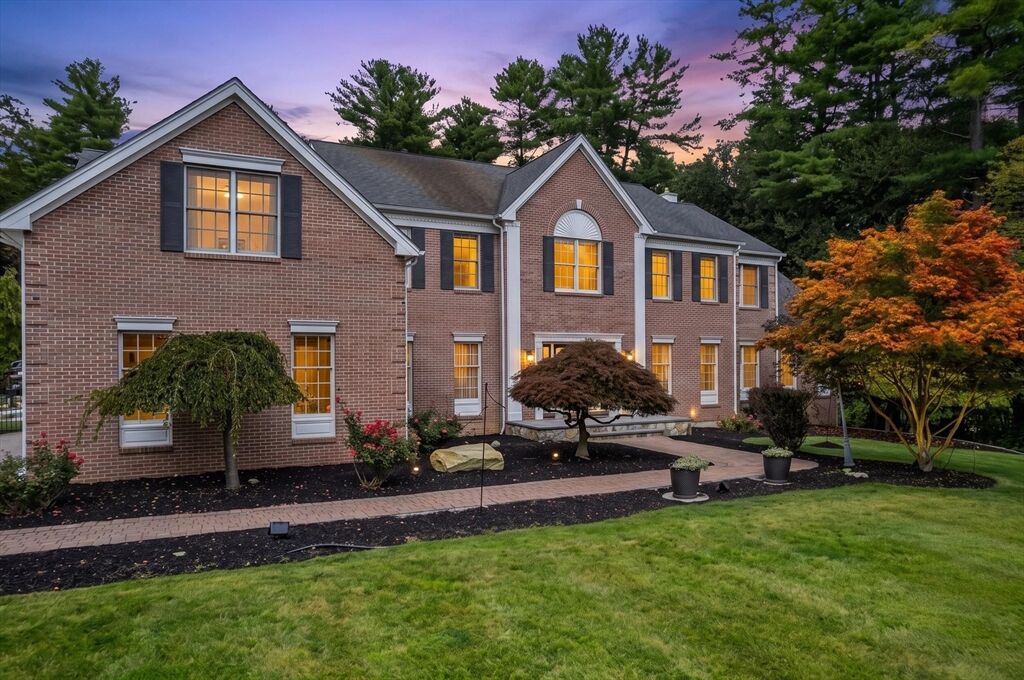 Property Photo:  25 Valley View Drive  MA 01536 
