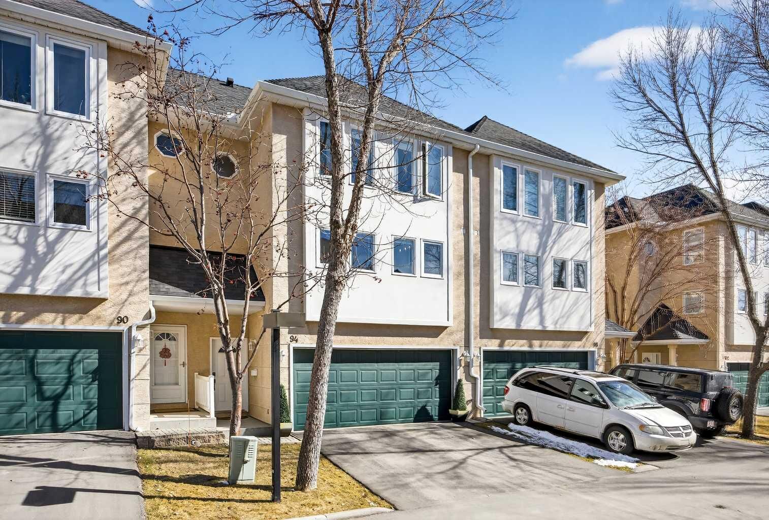Property Photo:  94 Candle Terrace SW  AB T2W 6G7 
