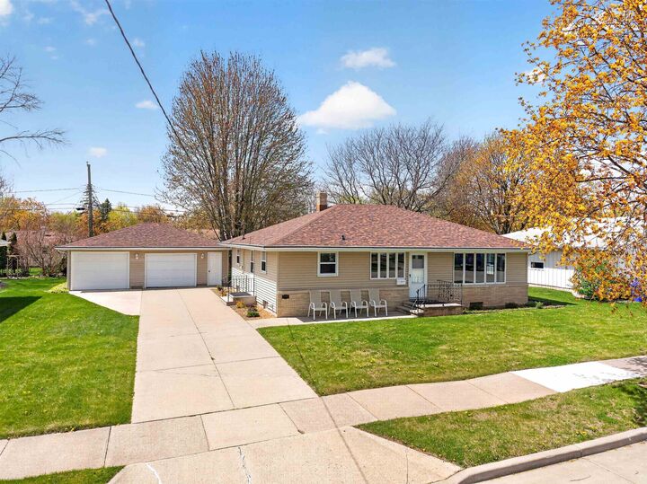 Property Photo:  2101 Welhouse Drive  WI 54130-0000 