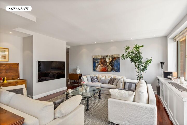 Property Photo:  201 E 80th Street 16ab  NY 10028 