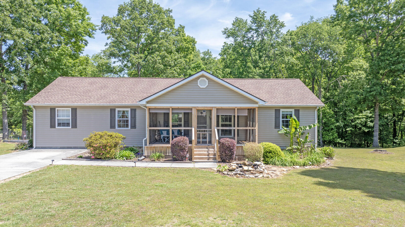 Property Photo:  407 Sable Road  TN 37381 