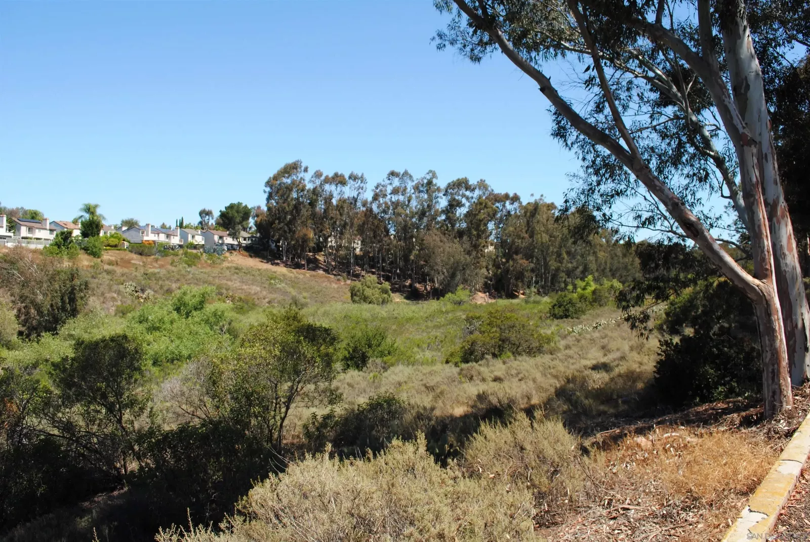 Property Photo:  6116 Calle Mariselda 304  CA 92124 