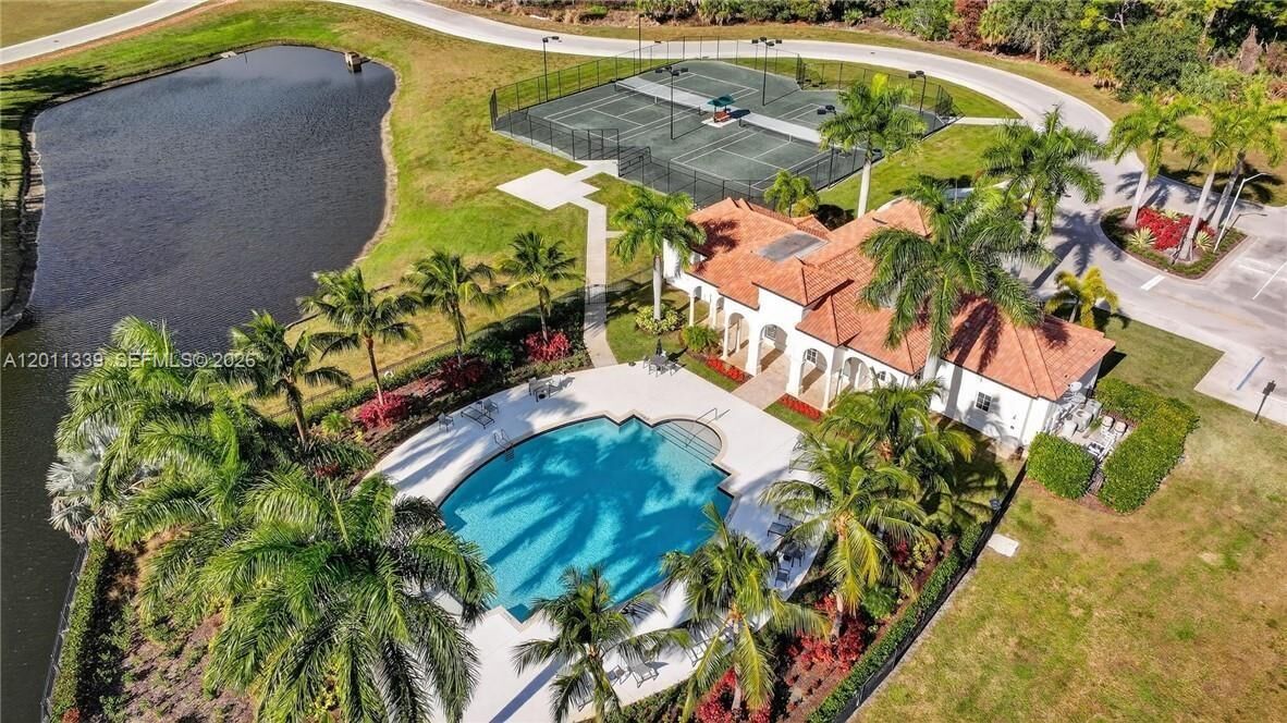 Property Photo:  265 SE Via Sangro  FL 34952 