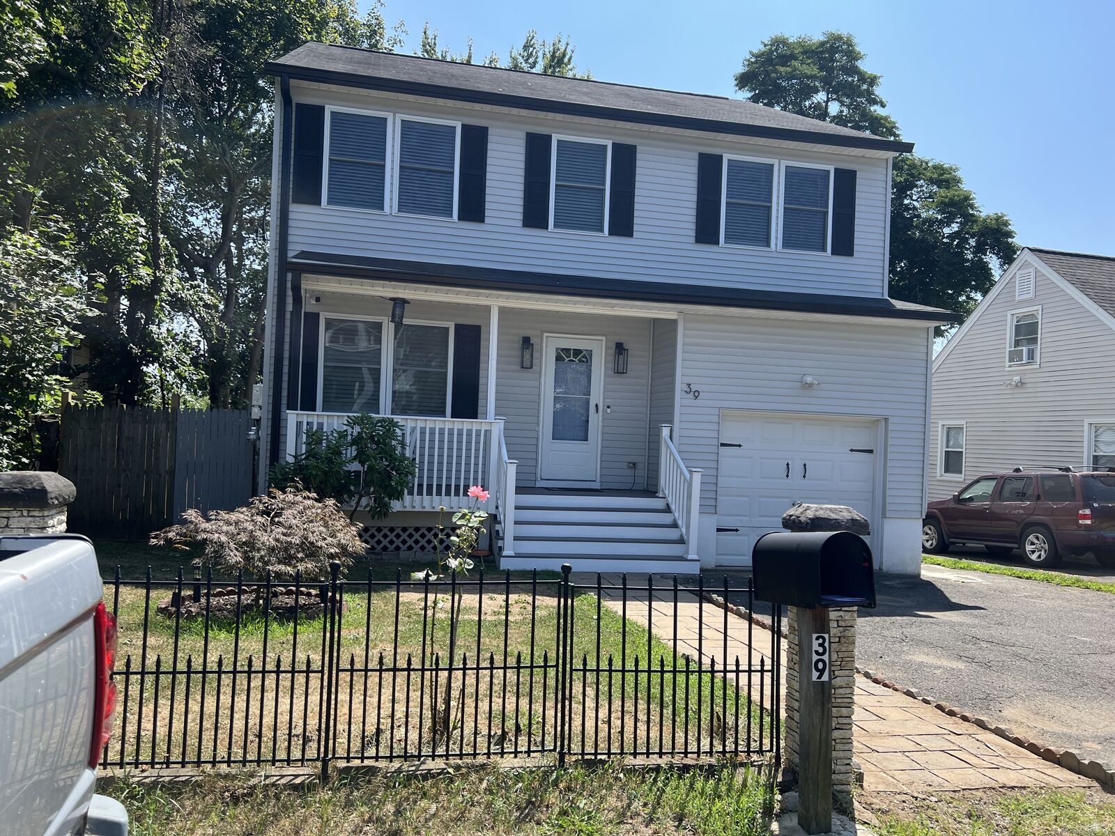 Property Photo:  39 Moffitt Street 39  CT 06606 