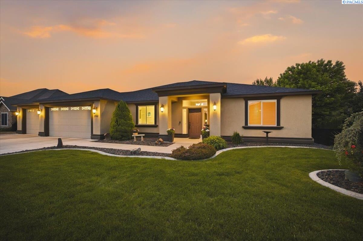 Property Photo:  2902 Sunshine Ridge Road  WA 99352 