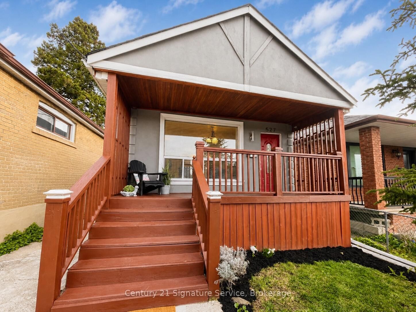 Property Photo:  527 Westmount Avenue  ON M6E 3N6 