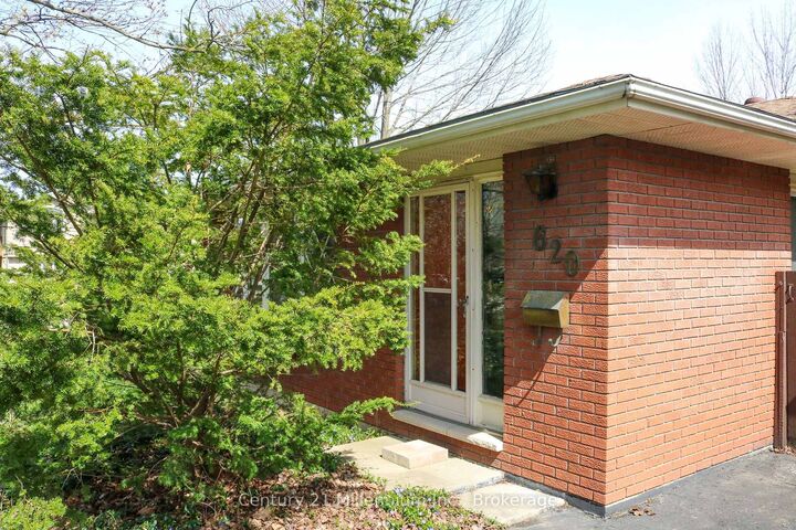 Property Photo:  620 16th Street E  ON N4K 1Y7 