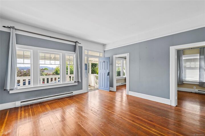 Property Photo:  36 Irwin St  BC V9R 4X1 