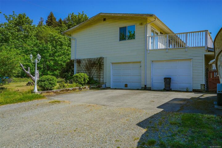 Property Photo: 4594 Alwyn St BC V9Y 5V1