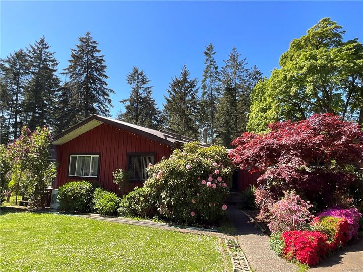 Property Photo: 1855 Oyster Way BC V0R 1X6