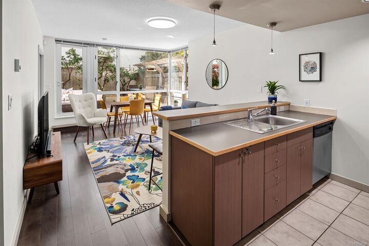 Property Photo:  732 Cormorant St 201  BC V8W 1P8 