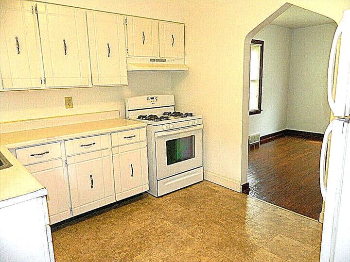 Property Photo:  502 Vilsack Rd  PA 15116 