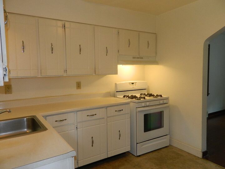 Property Photo:  502 Vilsack Rd  PA 15116 