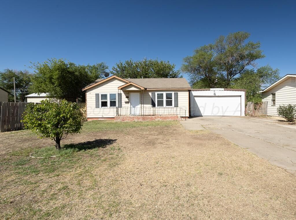 Property Photo:  4422 S Ong Street  TX 79110-2042 