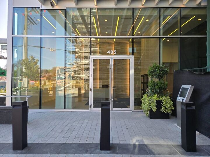 485 W 42nd Avenue 2505 — photo 1