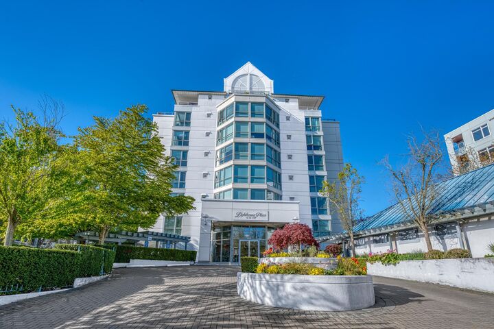 Property Photo:  5860 Dover Crescent 401  BC V7C 5S6 