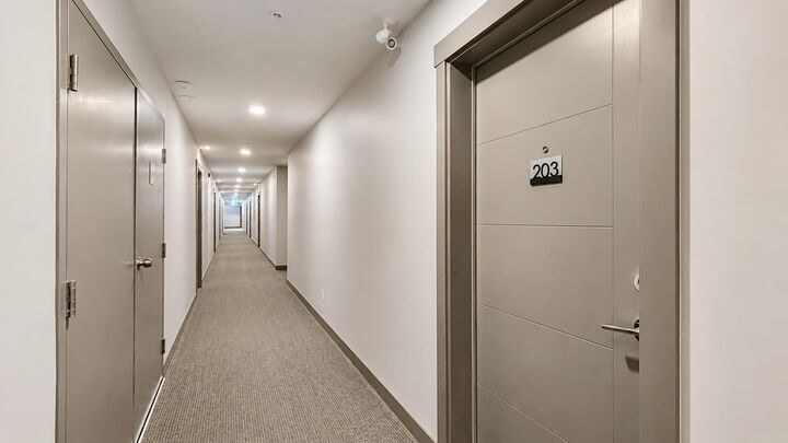 Property Photo: 32690 14th Avenue 203 BC V2V 0K5