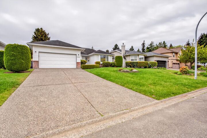 Property Photo:  15320 29th Avenue  BC V4P 1G5 