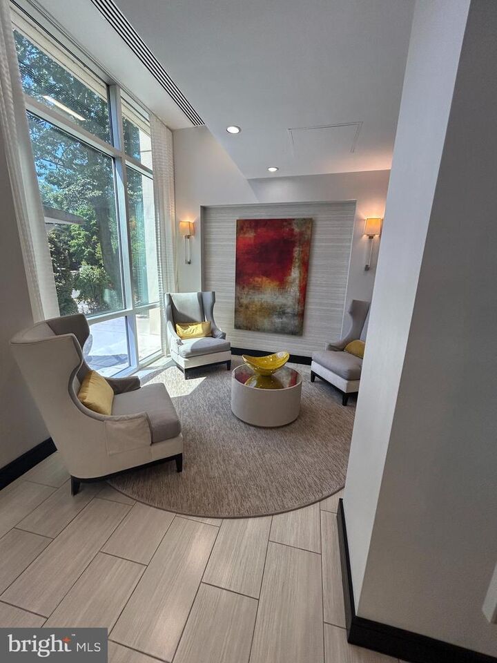 Property Photo:  1225 Martha Custis Drive 505  VA 22302 