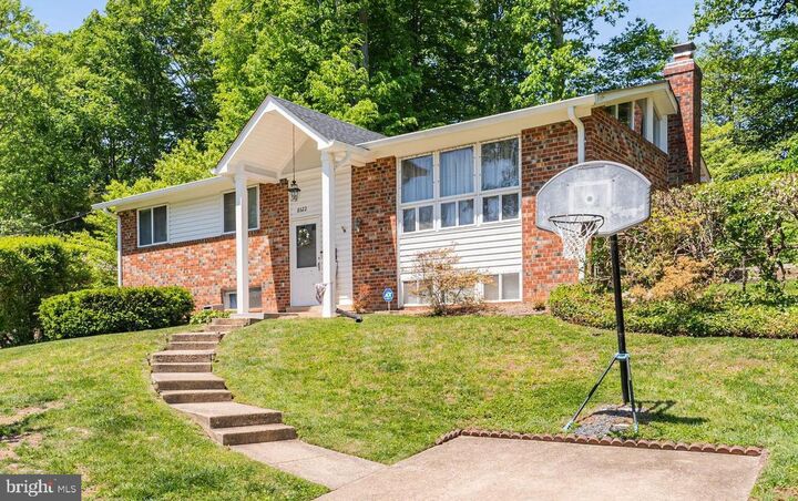 Property Photo:  8622 Kenilworth Drive  VA 22151 