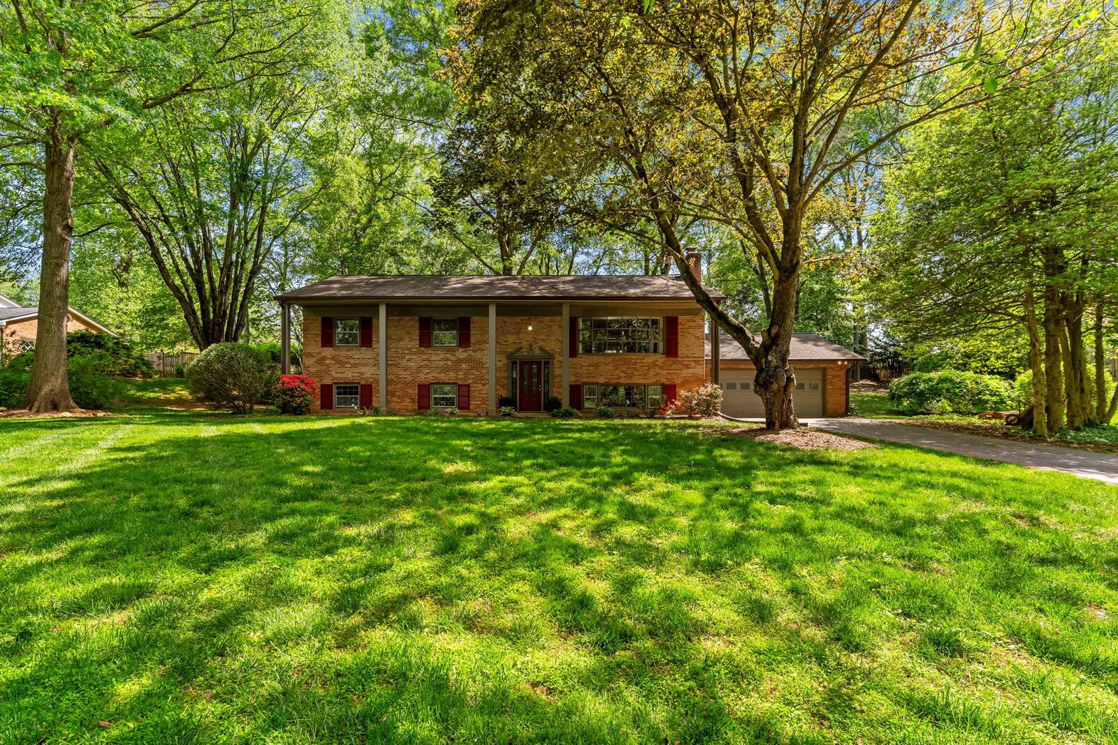 Property Photo:  4104 Crescent Hills Drive  VA 20169 