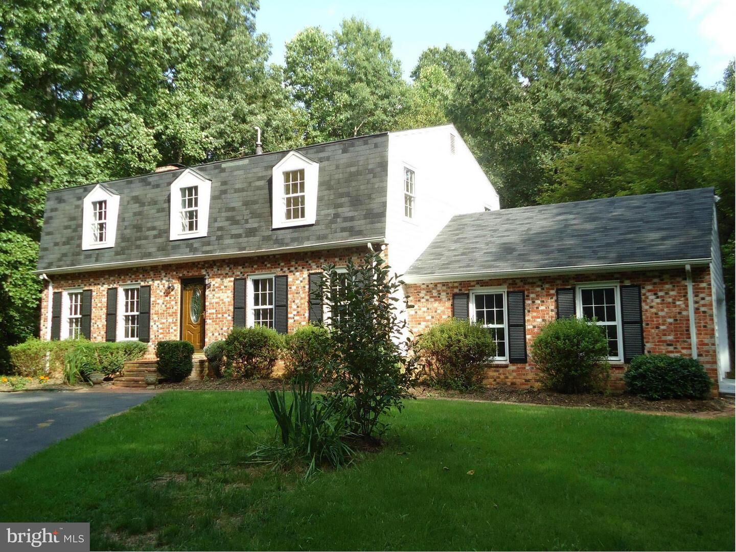 Property Photo:  6401 Wolf Run Hunt Court  VA 22039 