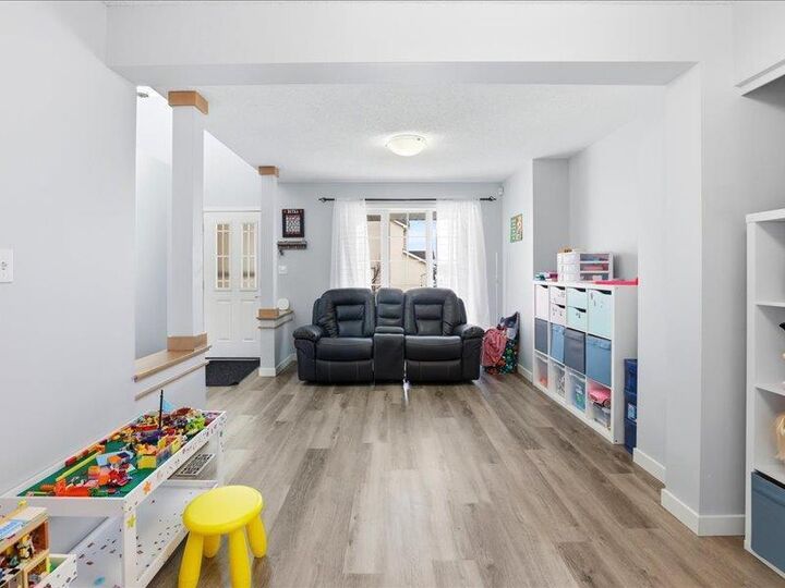Property Photo:  7 Drew Street  MB R3Y 0L1 