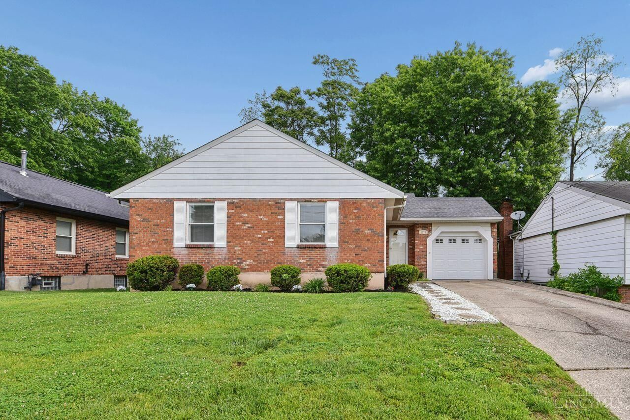 Property Photo:  1278 Sanborn Court  OH 45215 