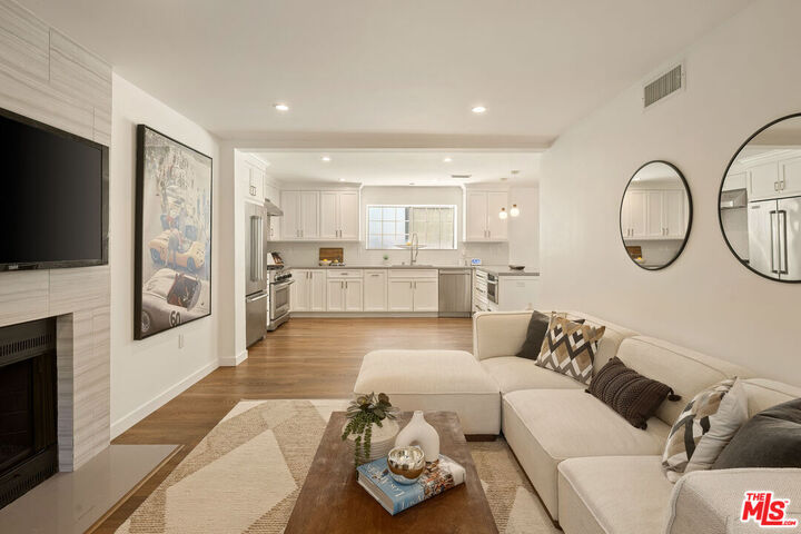 Property Photo:  11734 Sunshine Ter  CA 91604 