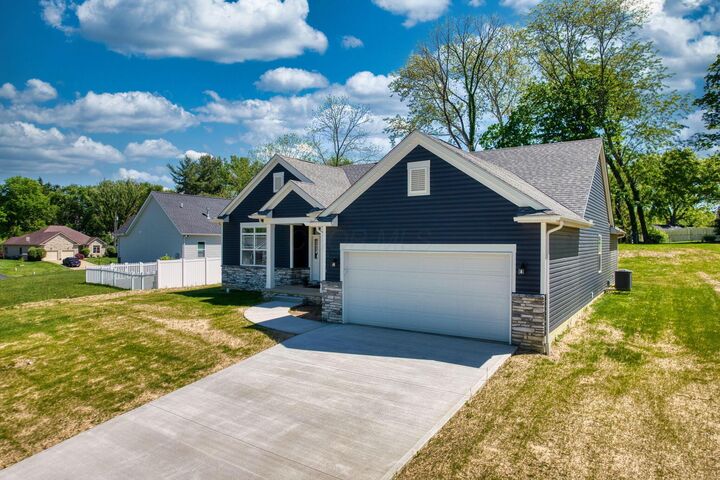 Property Photo:  1725 Pleasantview Drive  OH 43130 
