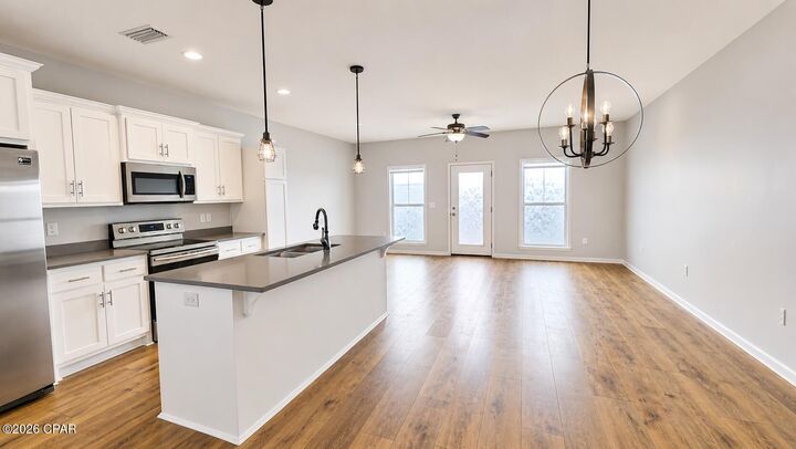 Property Photo: 306 Brooke Court FL 32404