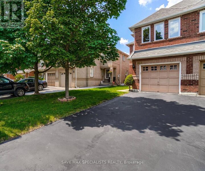 Property Photo:  1401 Inuit Trail  ON L5N 7R8 