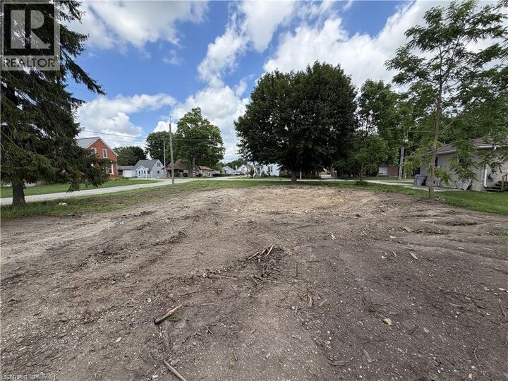 Property Photo:  740 Elma Street West  ON N4W 1W5 