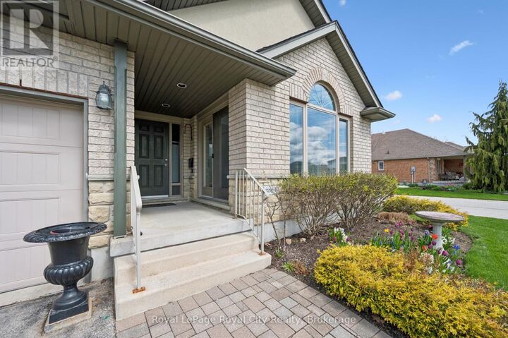 Property Photo:  27 Elkin Court 19  ON N1M 0A6 