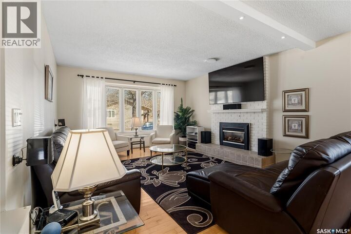 Property Photo:  6 Selkirk Crescent  SK S4S 6J4 