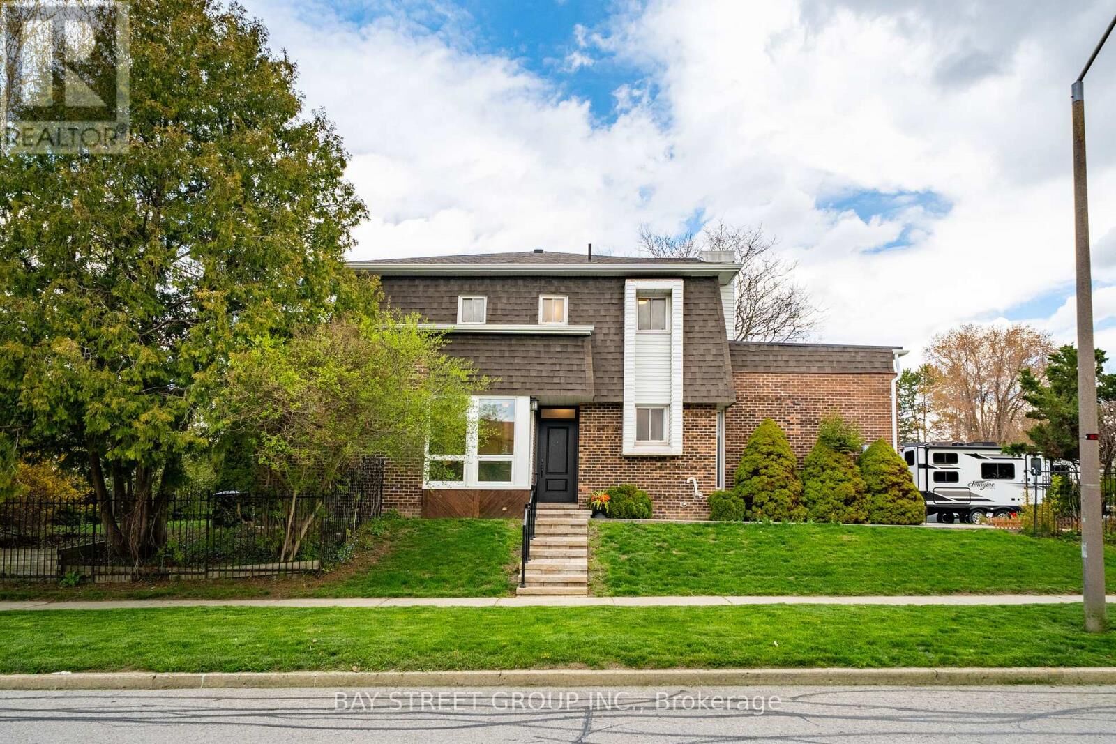 Property Photo:  62 Captain Rolph Court  ON L3P 3K9 