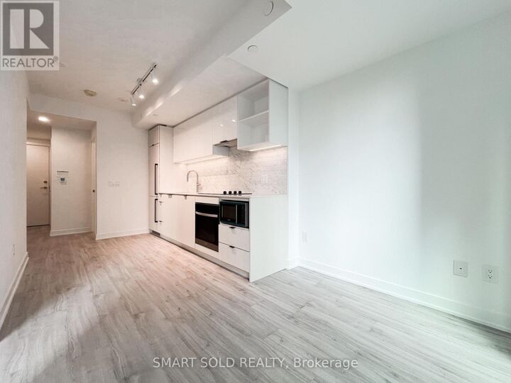 Property Photo:  252 Church Street East 1809  ON M5B 1Z2 