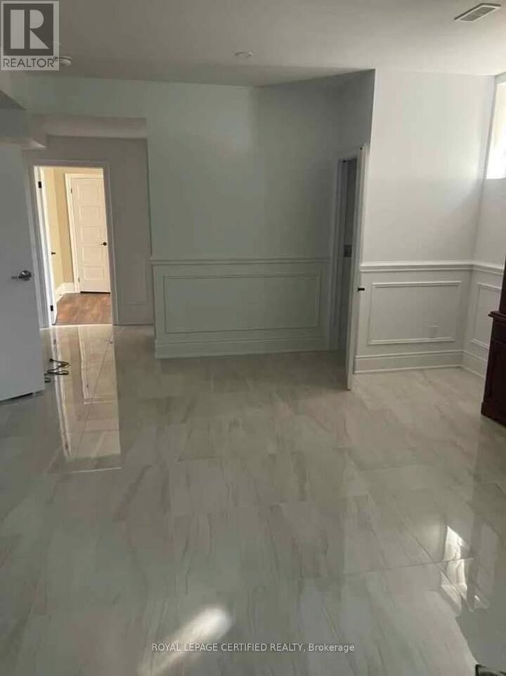 Property Photo:  7247 Second Line West Bsmt  ON L5W 1Z2 