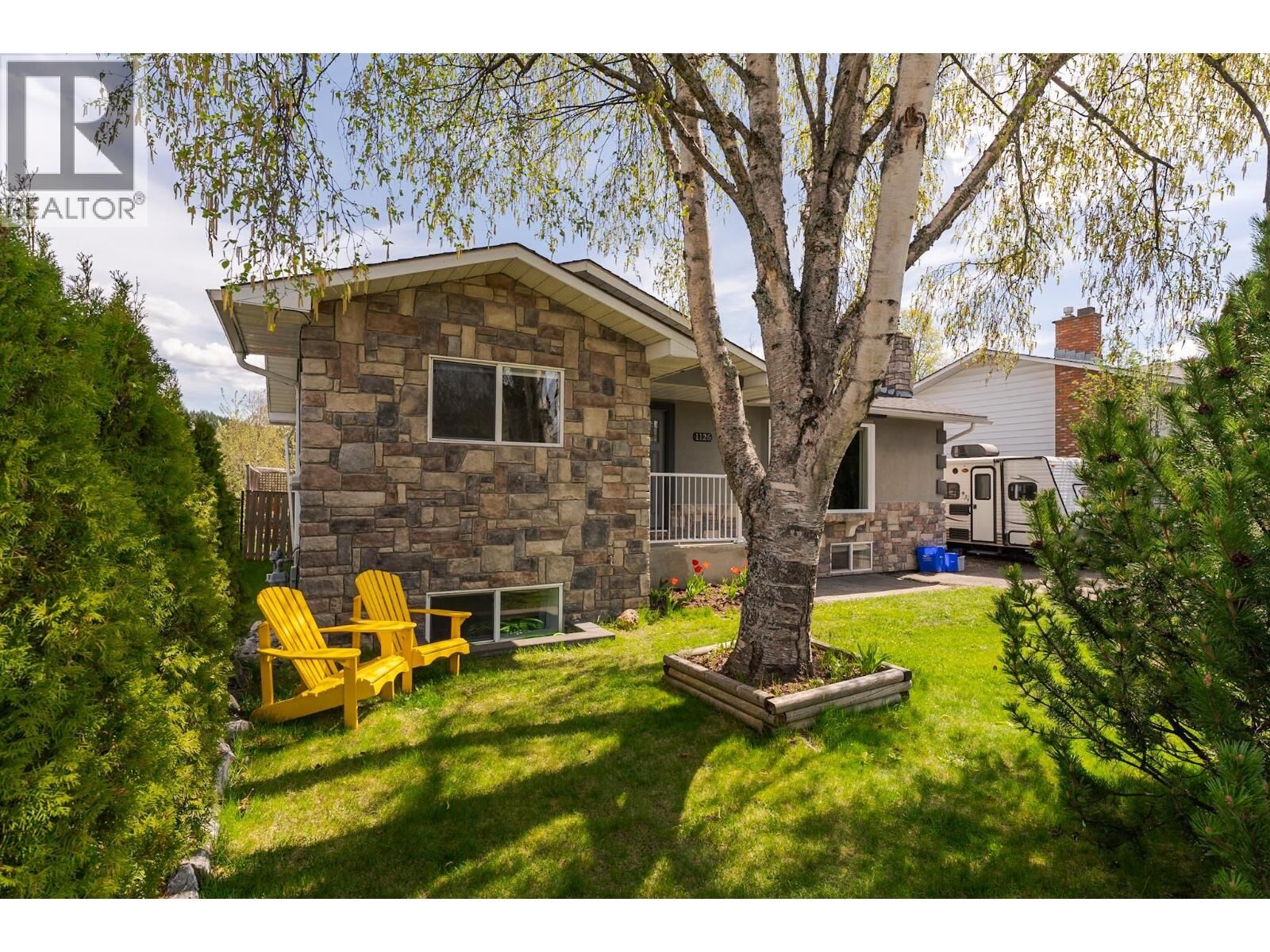 Property Photo:  1126 Stirling Drive  BC V2M 6P4 