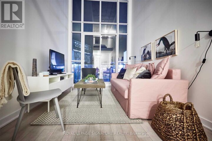 Property Photo:  5 Hanna Avenue 404  ON M6K 0B3 