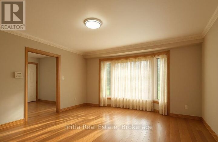 Property Photo:  216 Highbury Avenue North  ON N5Z 2W7 