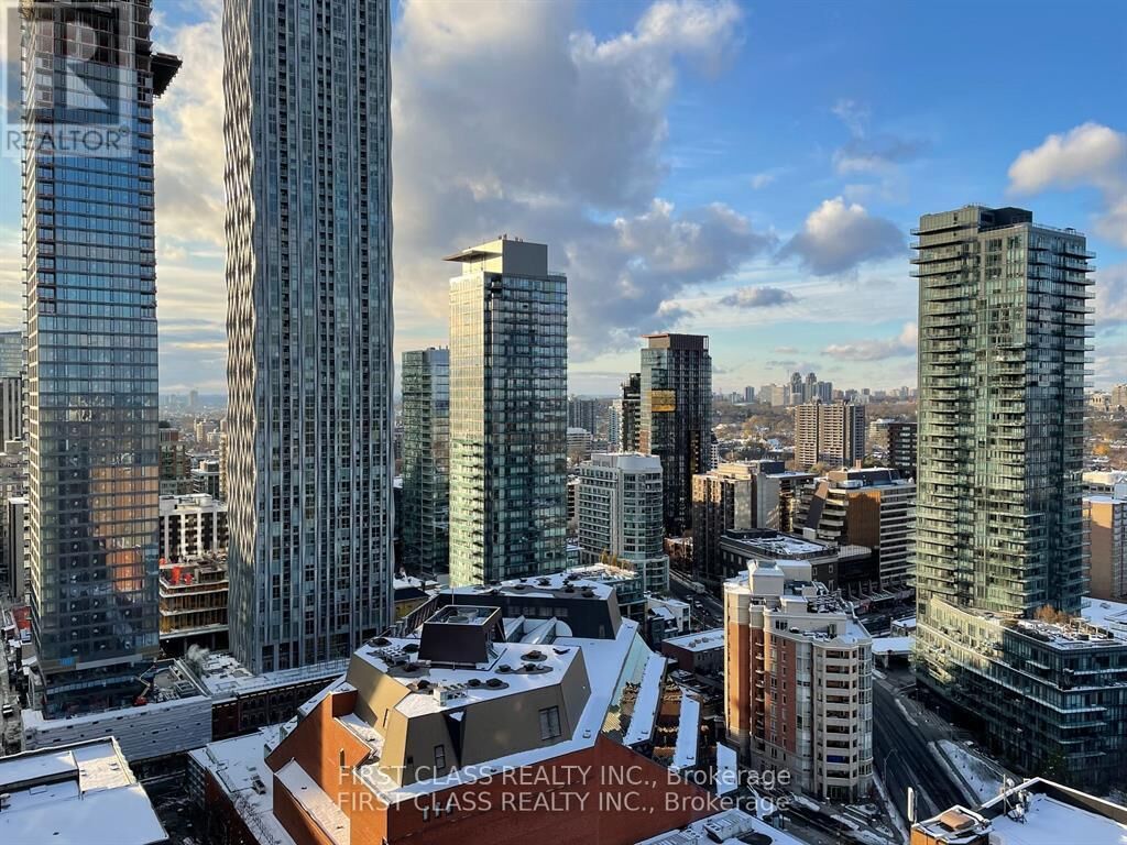 Property Photo:  8 Park Road 3101  ON M4W 3S5 