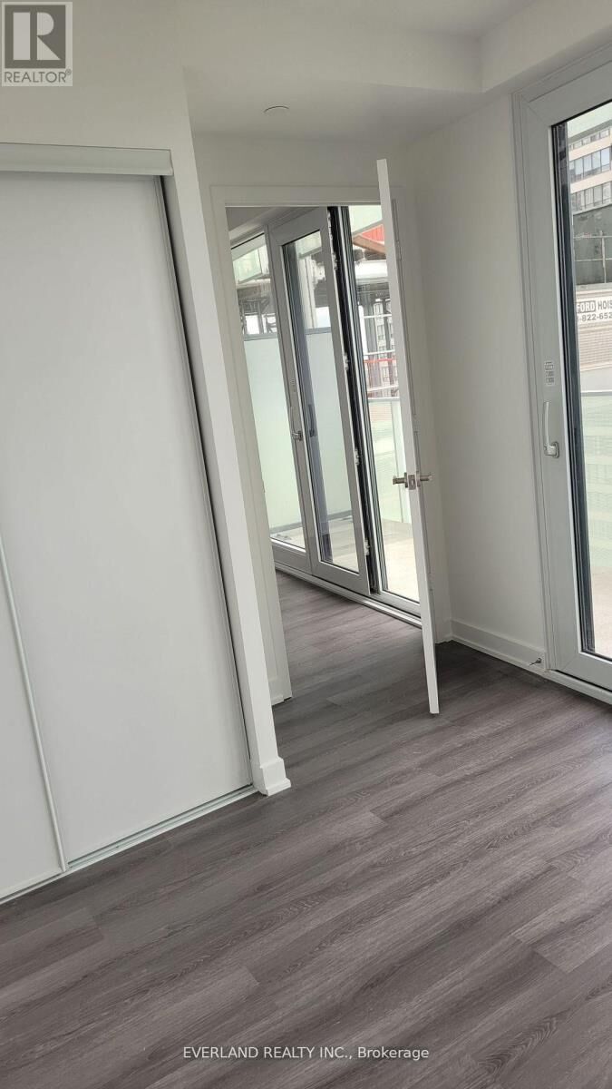 Property Photo:  3883 Quartz Road 908  ON L5B 4M6 