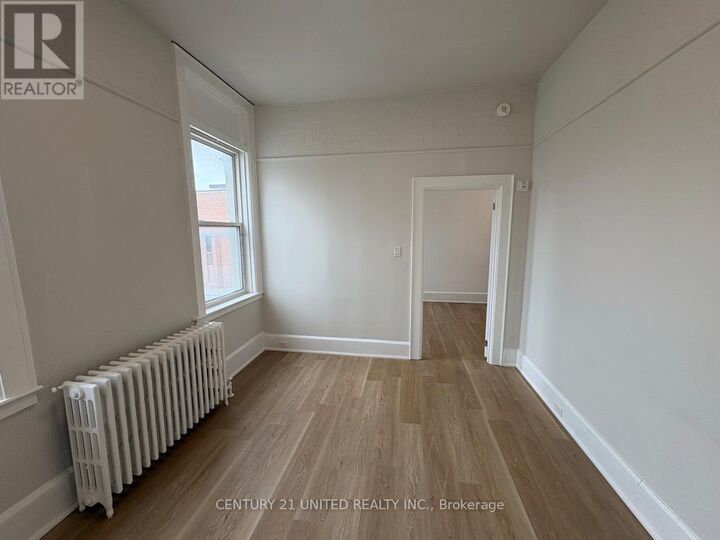 Property Photo:  172.5 Hunter Street West 4  ON K9H 2L2 