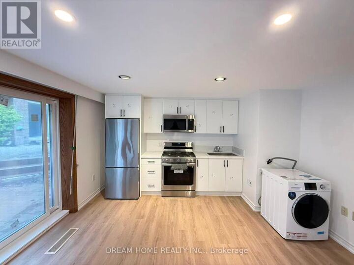 Property Photo:  368 Spring Garden Avenue  ON M2N 3H5 