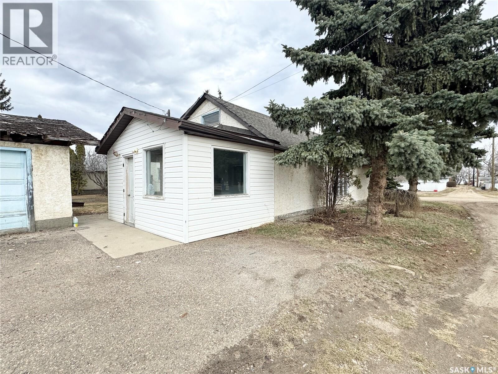 Property Photo:  107 & 109 Otter Street  SK S0M 0N0 