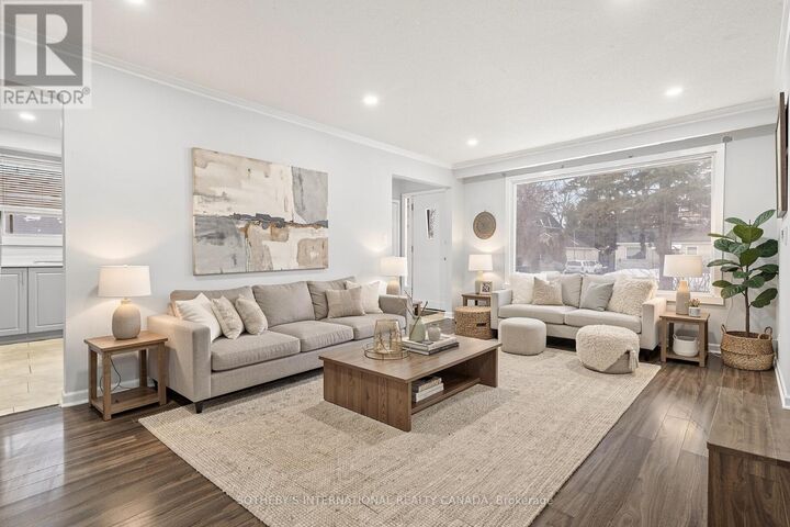 Property Photo:  957 Beechwood Avenue Upper  ON L5G 4E3 